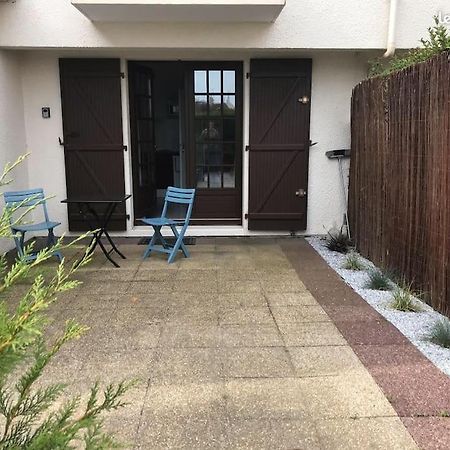 Studio De Plain-Pied Avec Terrasse Tout Proche Mer Courseulles-sur-Mer Bagian luar foto
